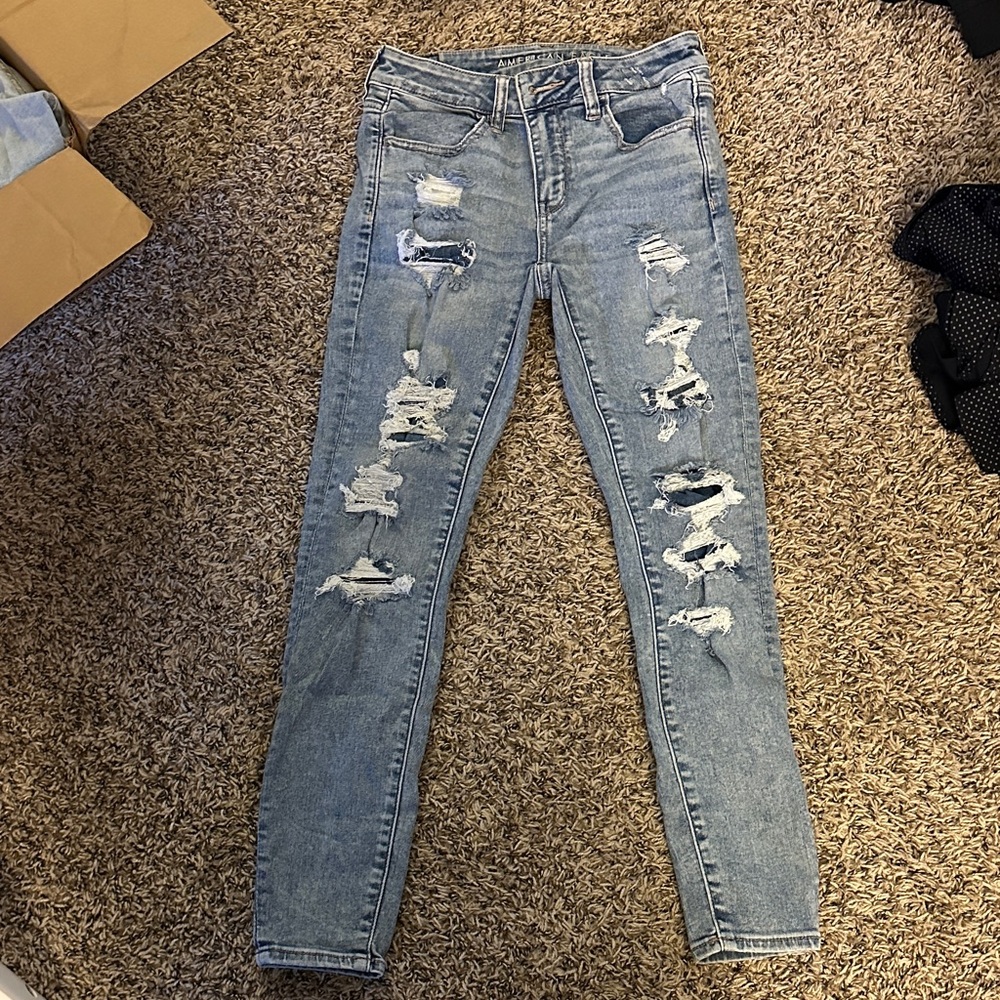 American Eagle Outfitters Light Blue Distressed Skinny Jeans